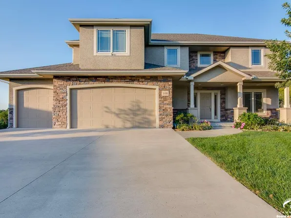 1135 Brynwood Ct, Lawrence, KS 66049