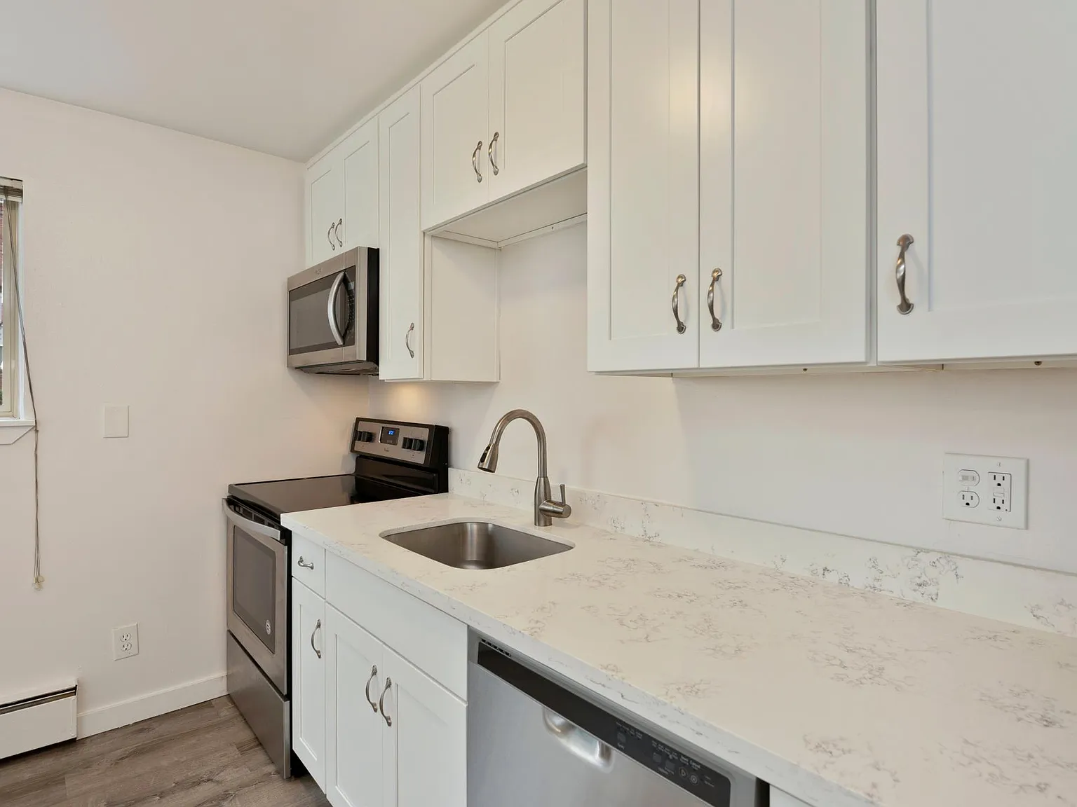 Kam Lo Apartments — Photo 1