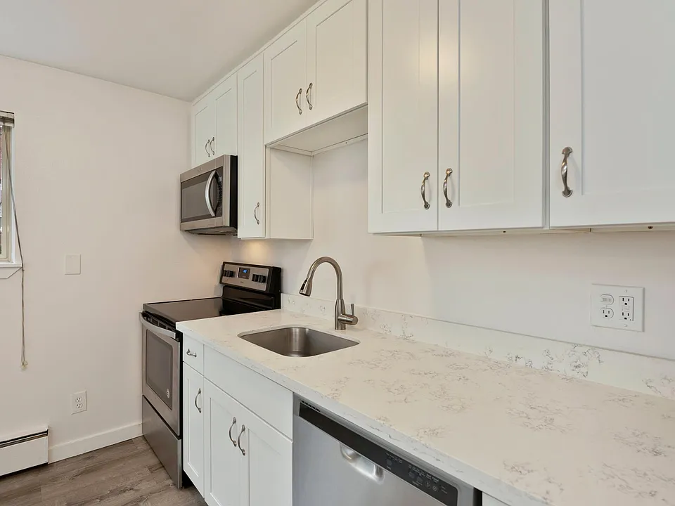 Kam Lo Apartments