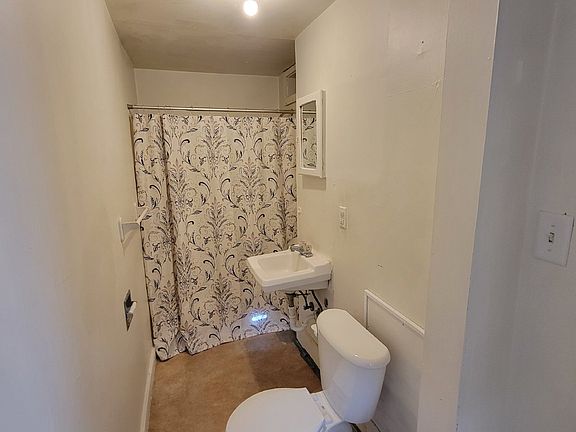 4th image of 1563 E Madison St