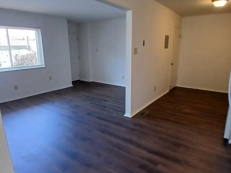 Yorktowne Apartments — Photo 12