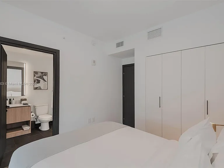 398 NE 5th St #2301 — Photo 13