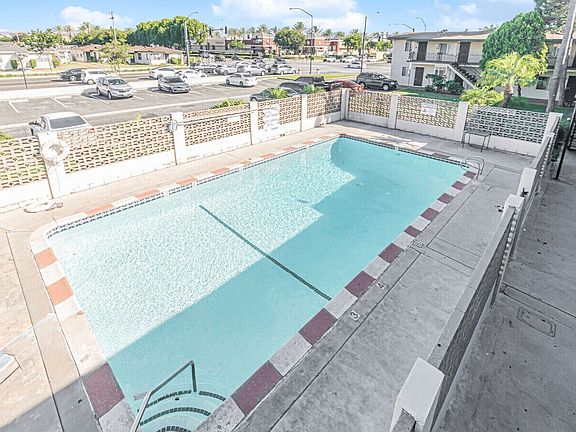 3rd image of 11711 Lakewood Blvd #35