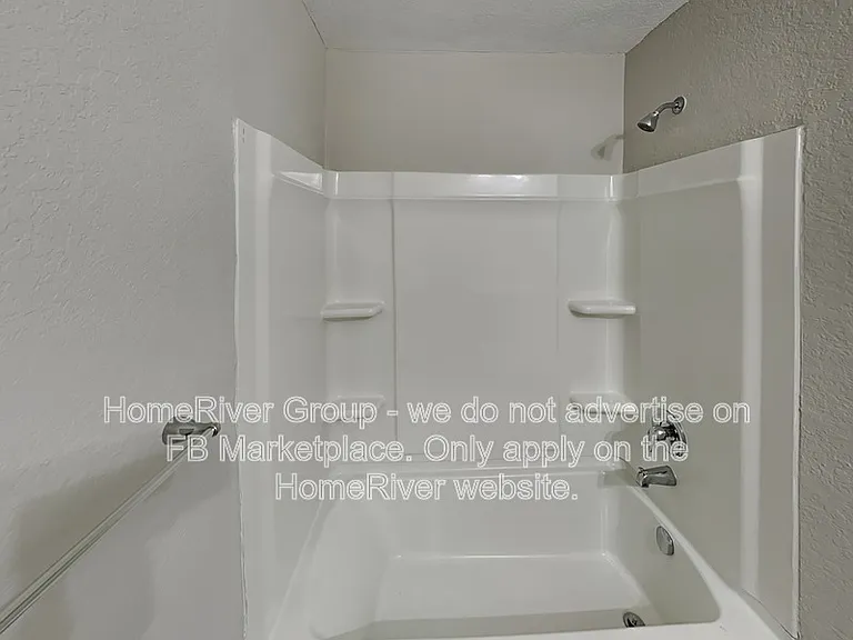 6807 Hibiscus Fls — Photo 21