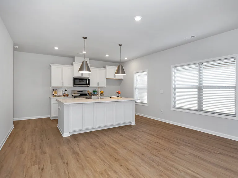 17387 Chelsea St — Photo 8