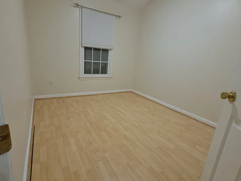 6016 Rockton Ct — Photo 3