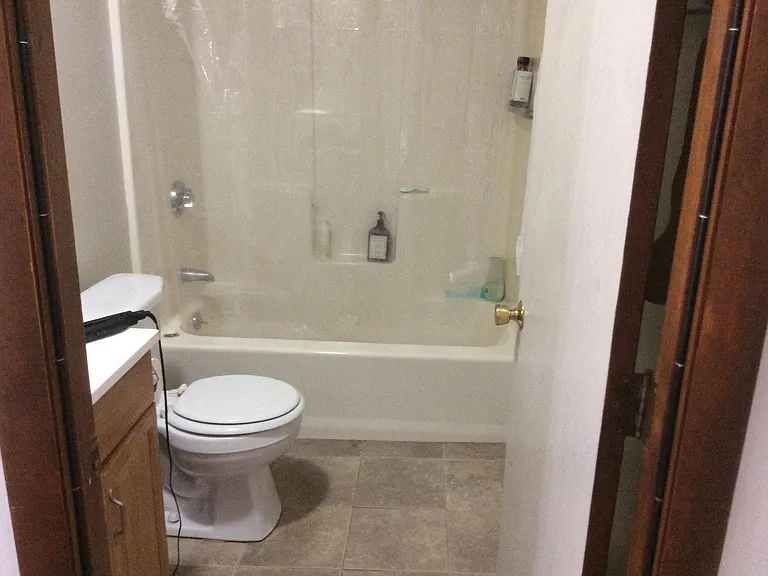 33 Broad St #5 — Photo 1