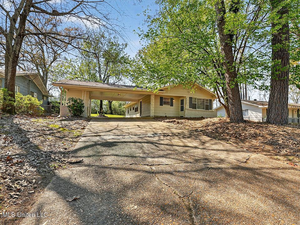 1st image of 3085 Bienville Dr