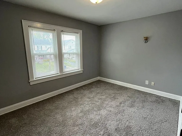 452-454 S Huron Ave — Photo 9
