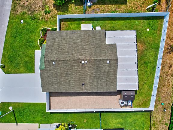 2nd image of 8379 Garden Gate Pl