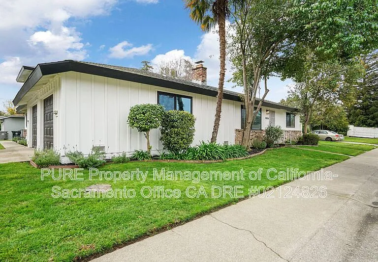5939 Gloria Dr — Photo 3