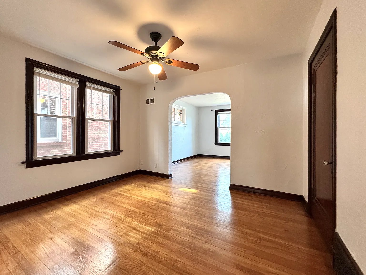1 bed, 927 sqft, $1,200 — Photo 4