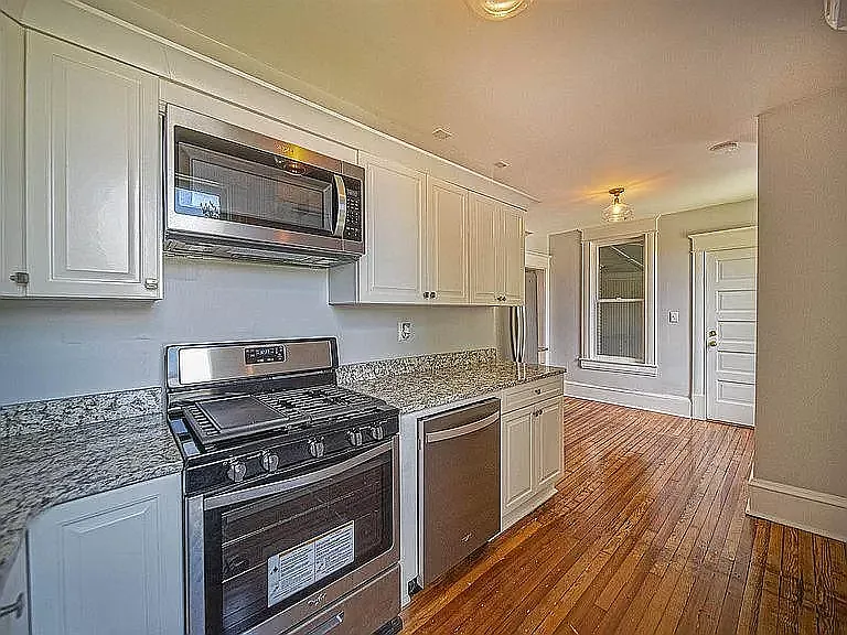 1319 Clarke Ave SW — Photo 8