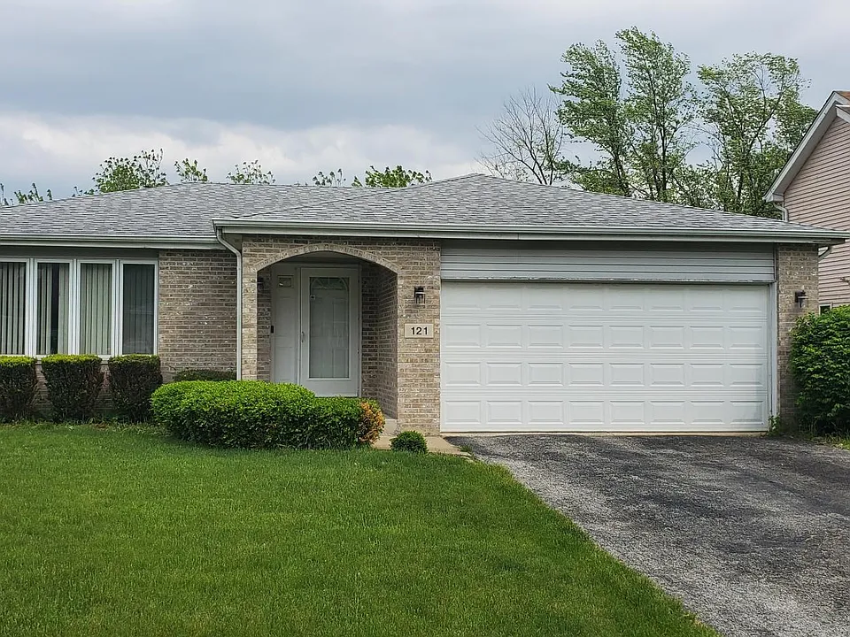 121 Lake Hill Dr