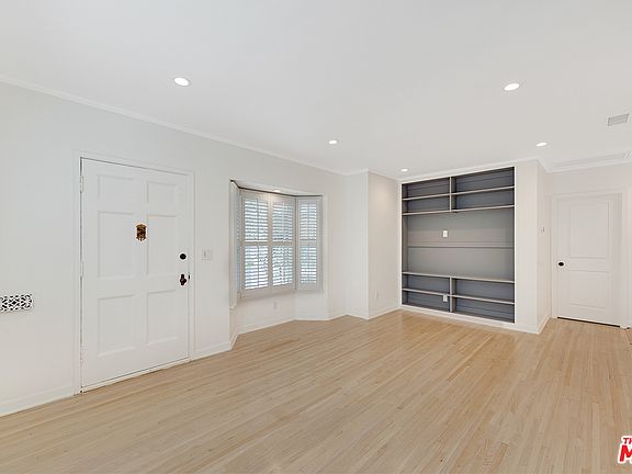 5th image of 1040 Havenhurst Dr