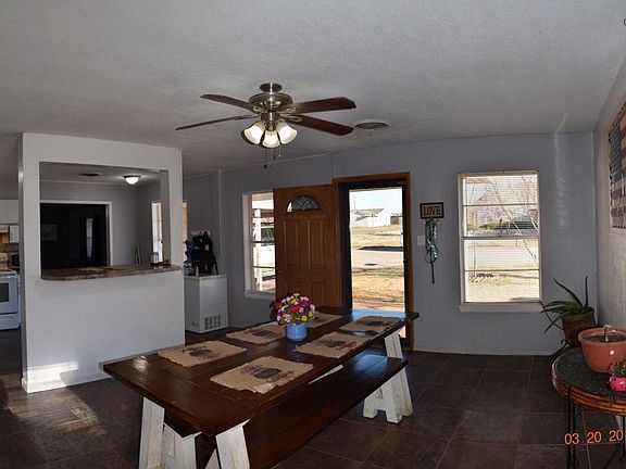 3rd image of 717 W Clara Ave