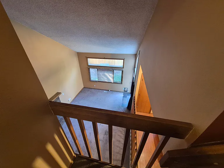 4272 Kingsbury Dr — Photo 3