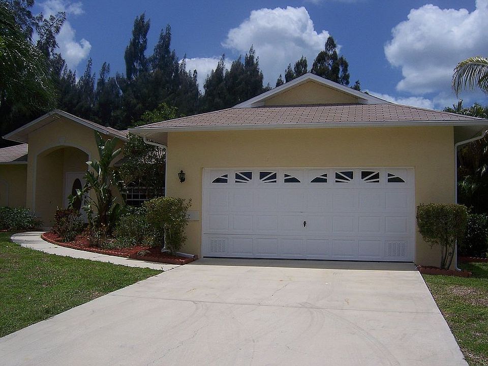 Grand 4 BDRM 2 Bath 2 car garage home