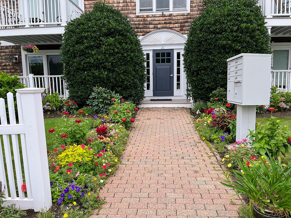1st image of 21 Starr Dr