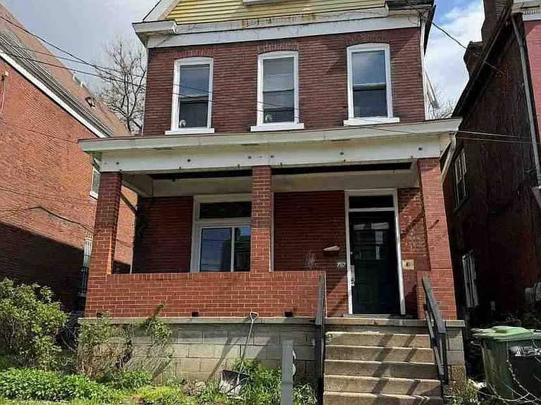 757 Franklin Ave — Photo 18