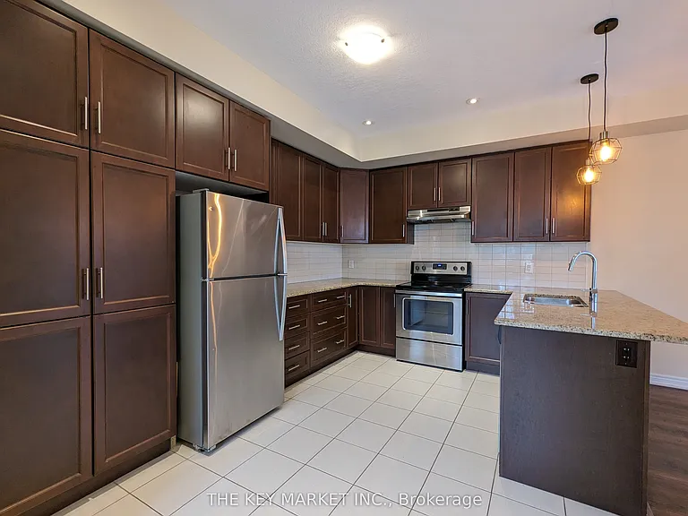365 Belcourt Cmn — Photo 18