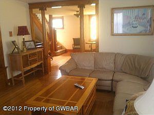 Living Room / Foyer