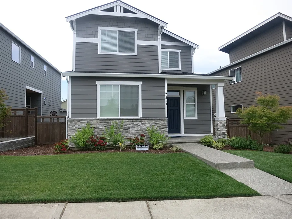 12213 SE 292nd St