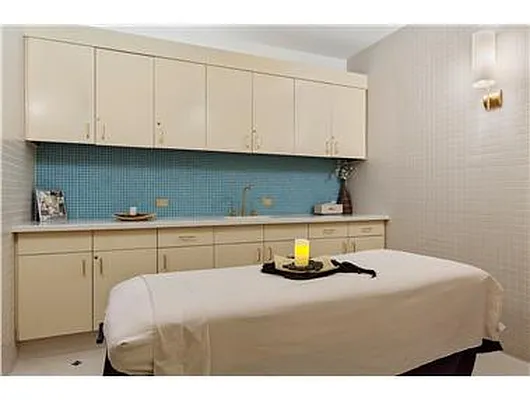 Rented by Douglas Elliman | media 37