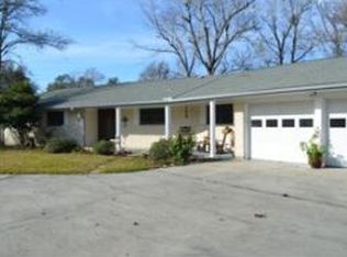 203 Ridgewood St, Bridge City, TX 77611