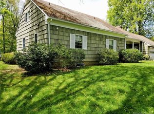 14 Juniper Rd, Newtown, CT 06470