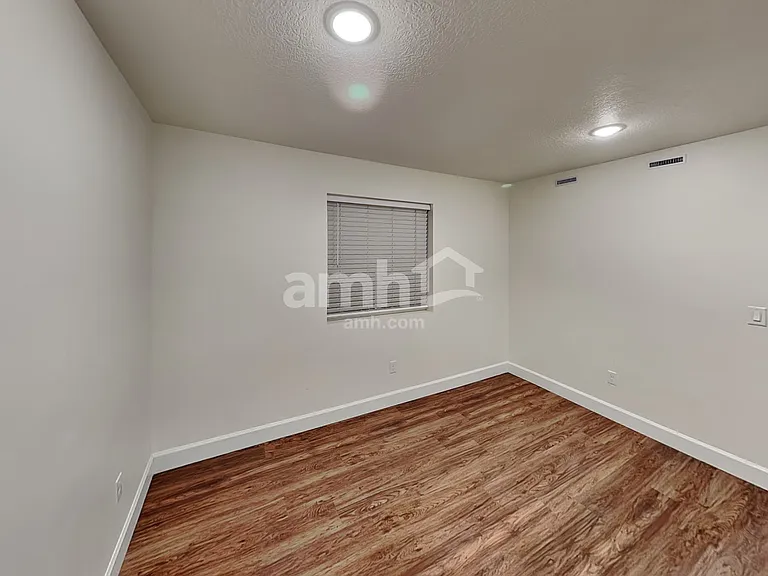 278 N Allen Ln — Photo 11