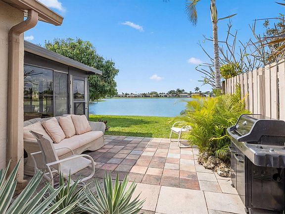 4th image of 5871 Mirror Lakes Boulevard