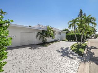 725 91st St, Miami Beach, FL 33154