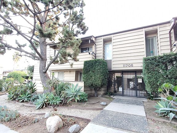 3rd image of 11706 Kling St #105