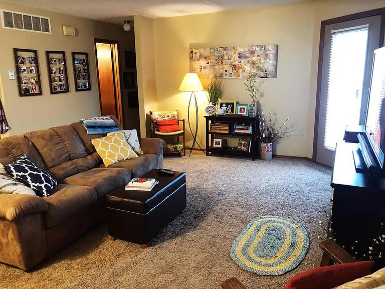 2301 Willow Ln — Photo 7