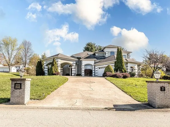 87 Farmview Dr, Uniontown, PA 15401