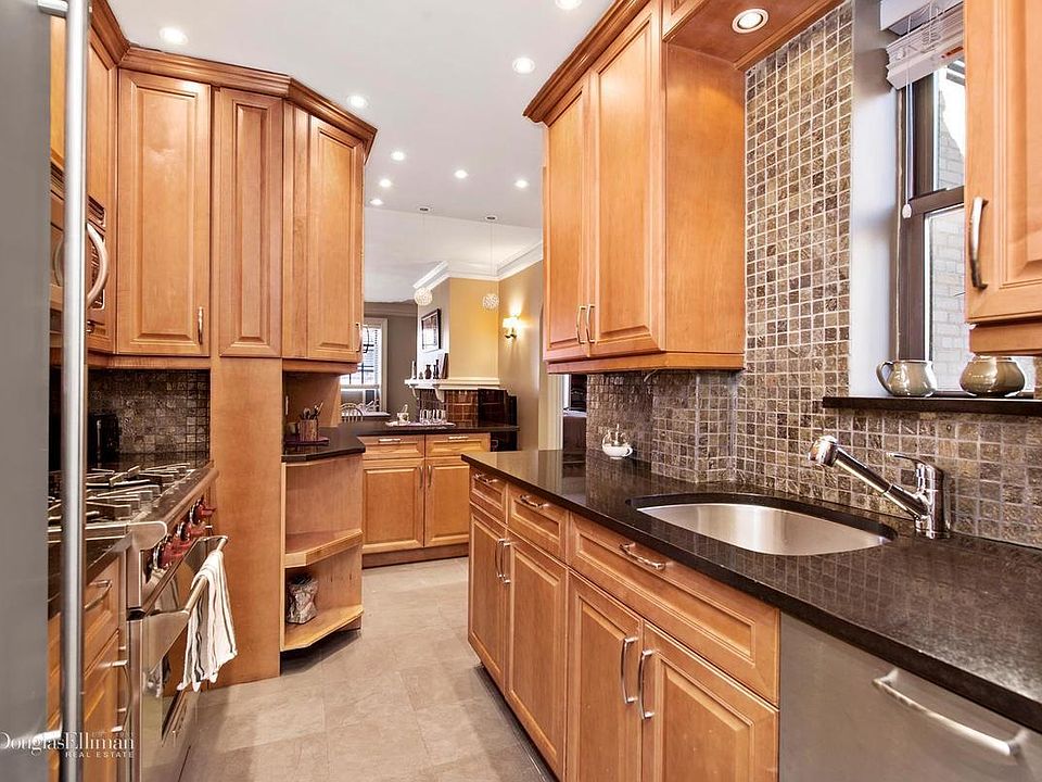 1st image of 22 Grove St #6BC
