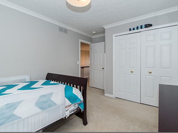 3rd image of 571 Bridgeside Dr