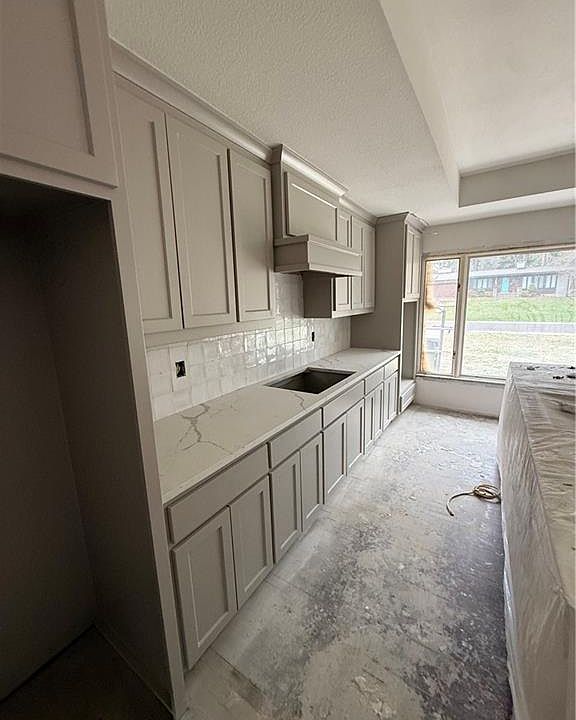 1st image of 6914 W 66th Ter