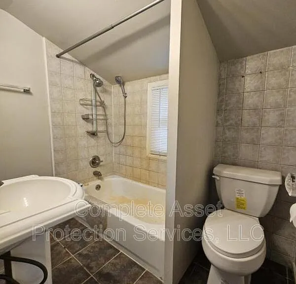 7209 Catherine St — Photo 16
