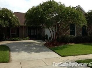 10304 Springlake Dr, Baton Rouge, LA 70810
