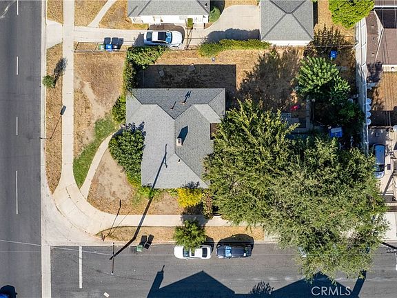 2nd image of 14005 Victory Blvd