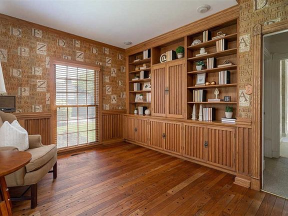 5th image of 51 Muirfield Ct