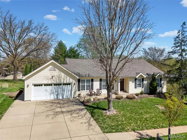 1482 Asterwood Ct, Chesterfield, MO 63017