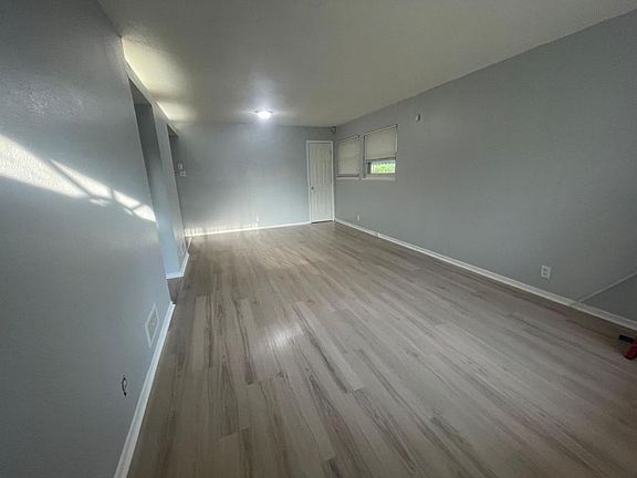 5th image of 10768 Spring Garden Dr