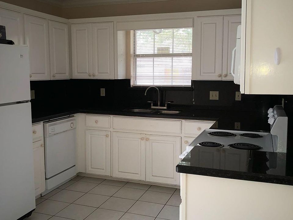 1st image of 720 Sandpiper Ave APT A