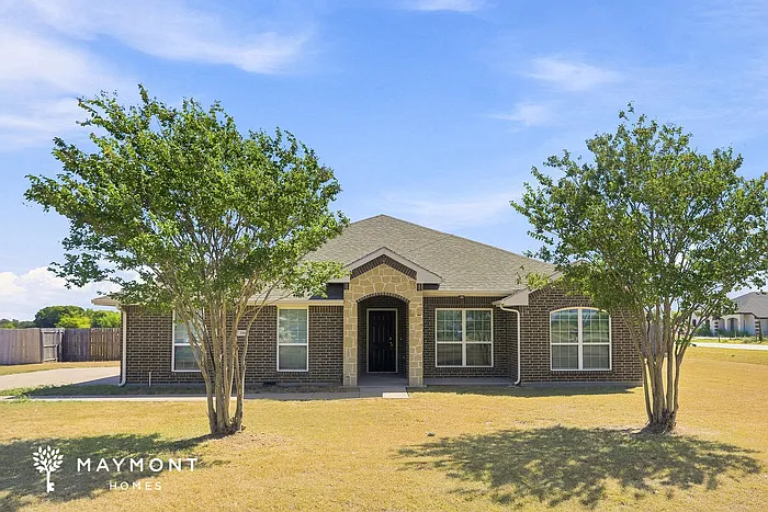 3 bed, 2.0 bath, 1984 sqft, $2,345 — Photo 1