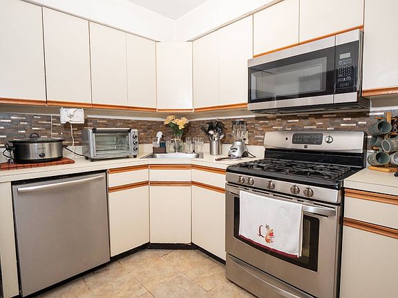 3rd image of 727 E 85th St Floor 601-1