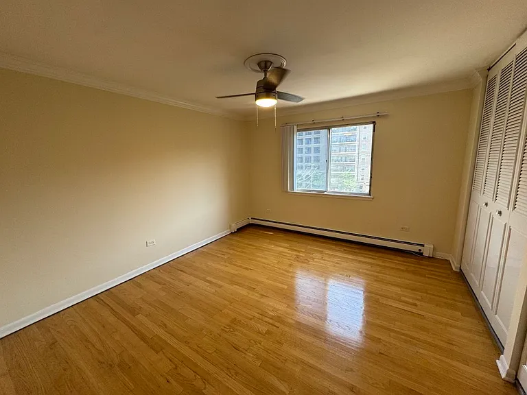 205 W Miner St #409 — Photo 8
