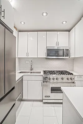 Rented by Sotheby's International Realty | media 4